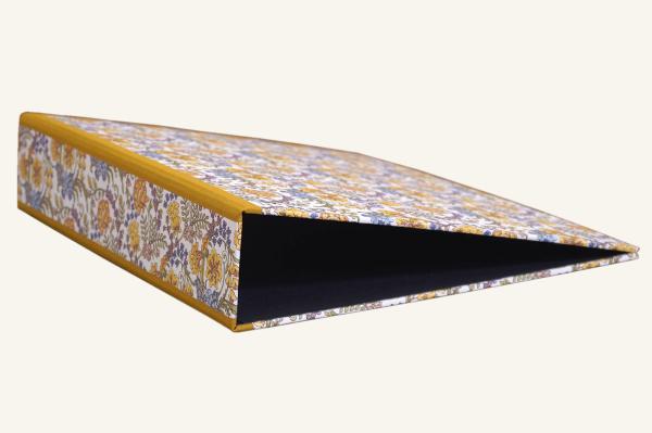 folder "Otti", cheerful flower motif
